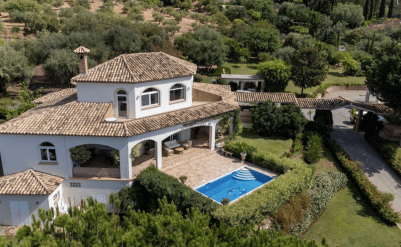 Istan Detached Villa With Pool